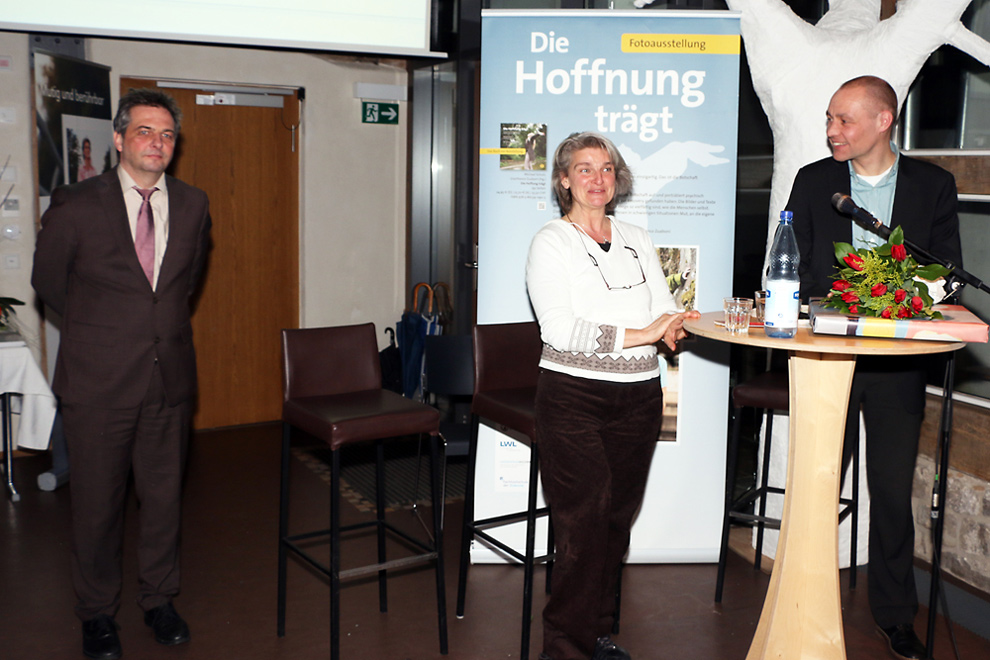 Prof. Dr. Michael Schulz,  Dr. Angelika Filius,  Pastor Dr. Bartolt Haase bei der Diskussion mit dem Publikum